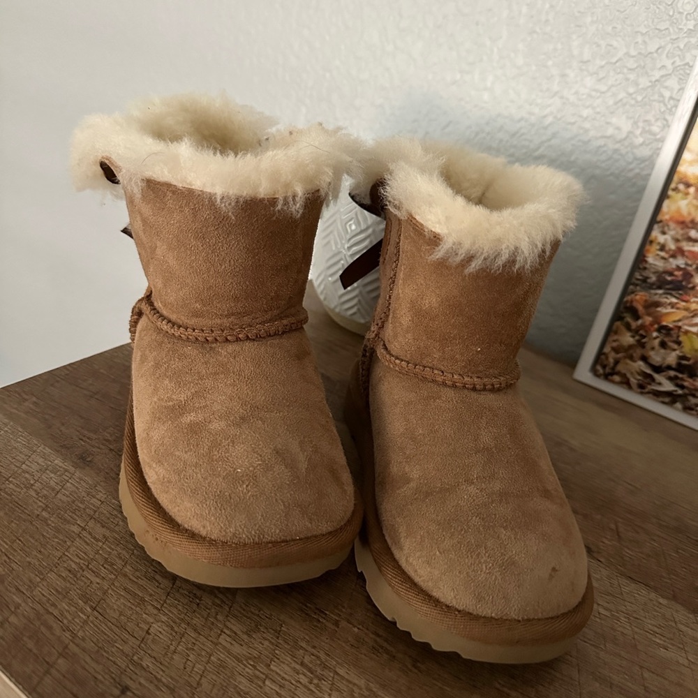 Ugh Bailey Bow toddler boots